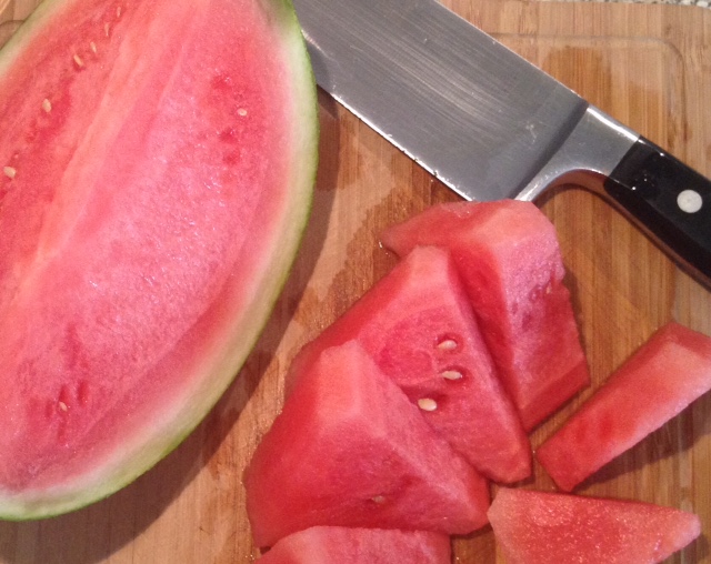 Eiskalt-fruchtiger Wassermelonen-Frappé für heiße Sommertage ...
